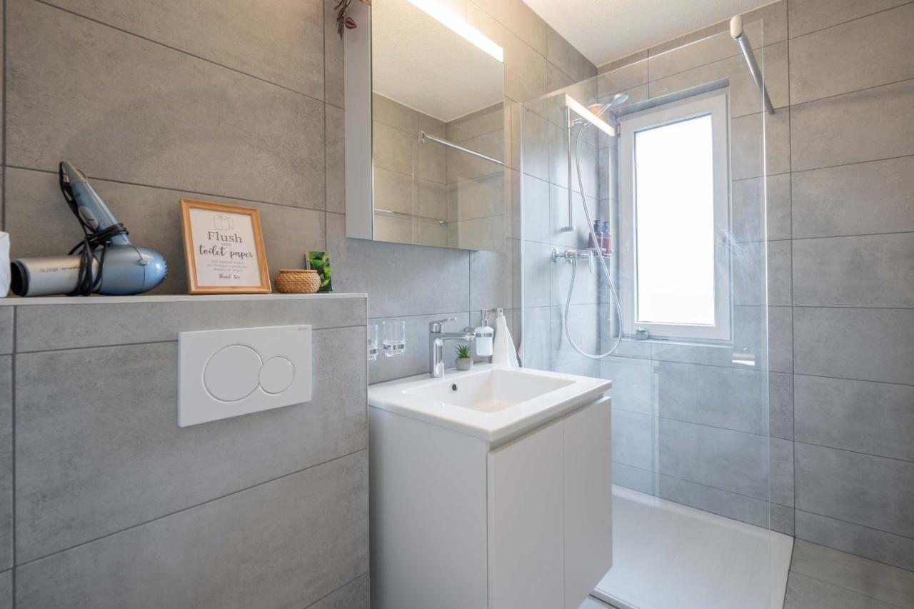 Moderne Wohnung Mit Parkplatz Ostermundigen Екстер'єр фото